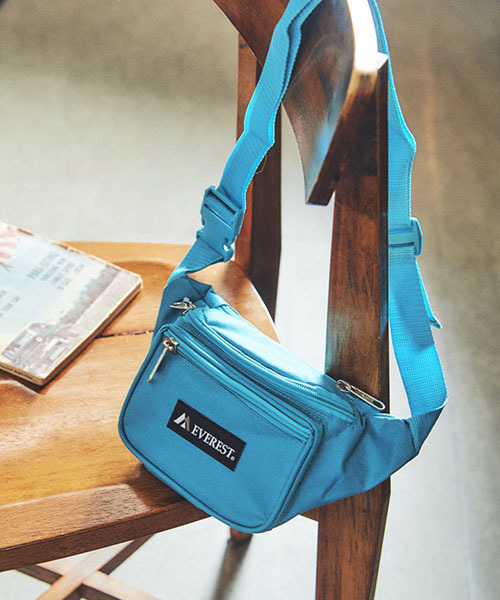 EVEREST（エベレスト）の「【EVEREST/エベレスト】Signature Waist Pack /ウエストバッグ（ボディバッグ/ウエストポーチ・レディース・ホワイト/ブラック/ダークグリーン/パープル/ネイビー/レッド/ピンク/ターコイズブルー/オレンジ/ブルー系その他2/ライトグリーン/ブルー系その他/オリーブ/コーラルピンク/ブラック系その他/ブラウン系カモフラージュ/グリーン系カモフラージュ・FREE）」の8枚目の写真
