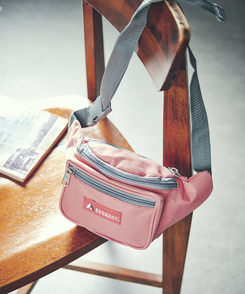 EVEREST（エベレスト）の「【EVEREST/エベレスト】Signature Waist Pack /ウエストバッグ（ボディバッグ/ウエストポーチ・レディース・ホワイト/ブラック/ダークグリーン/パープル/ネイビー/レッド/ピンク/ターコイズブルー/オレンジ/ブルー系その他2/ライトグリーン/ブルー系その他/オリーブ/コーラルピンク/ブラック系その他/ブラウン系カモフラージュ/グリーン系カモフラージュ・FREE）」の13枚目の写真