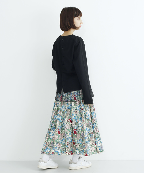 MERLOT（メルロー）の「花柄タックフレアスカート1724（スカート・レディース・ブラック/ベージュ/ネイビー・FREE）」の14枚目の写真