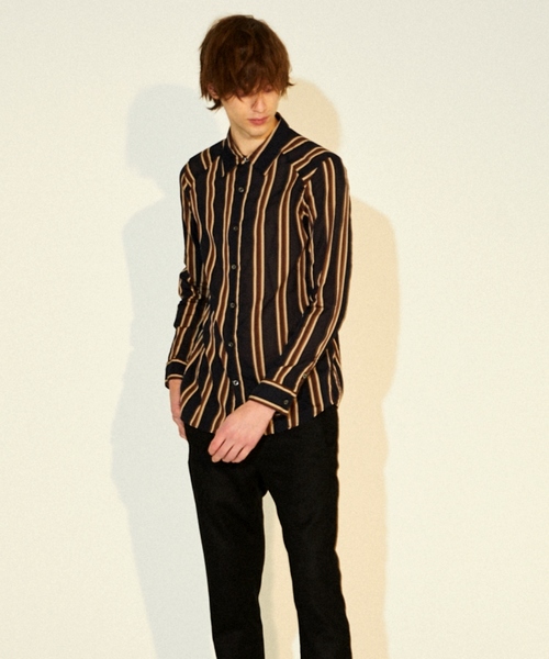 OURET(オーレット)の「テンセルサテンストライプ レギュラーカラー肩ヨークシャツ(シャツ/ブラウス・メンズ・ベージュ/ブルー/ネイビー・1/2/3)」の2枚目の写真