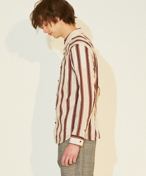 OURET(オーレット)の「テンセルサテンストライプ レギュラーカラー肩ヨークシャツ(シャツ/ブラウス・メンズ・ベージュ/ブルー/ネイビー・1/2/3)」の16枚目の写真