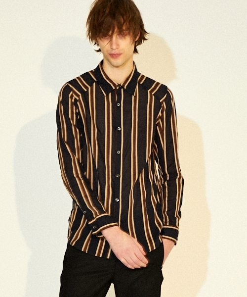 OURET(オーレット)の「テンセルサテンストライプ レギュラーカラー肩ヨークシャツ(シャツ/ブラウス・メンズ・ベージュ/ブルー/ネイビー・1/2/3)」の18枚目の写真