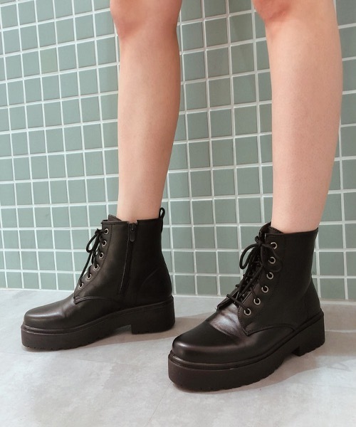 R&E（アールアンドイー）の「【wee willie】厚底ラバーソールレースアップショートブーツ（ブーツ・レディース・ブラック/ブラック系その他・M/L/LL/S）」の7枚目の写真