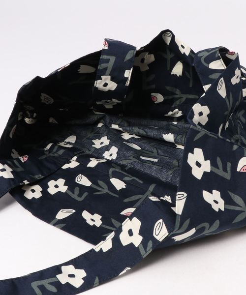POU DOU DOU（プードゥドゥ）の「フラワープリント巾着バッグ（トートバッグ・レディース・ダークグレー/ネイビー・8）」の12枚目の写真