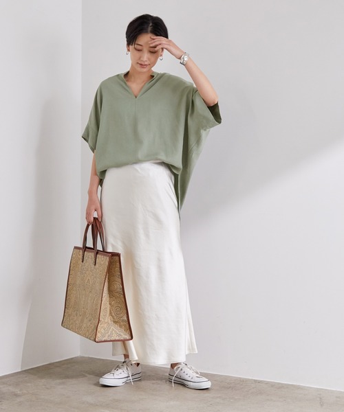 ADAM ET ROPE'(アダムエロペ)の「テンセル混ドルマンスキッパーシャツ(シャツ/ブラウス・レディース・ブラック/オリーブ・FREE)」の5枚目の写真
