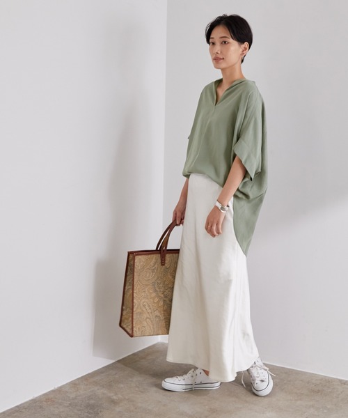 ADAM ET ROPE'(アダムエロペ)の「テンセル混ドルマンスキッパーシャツ(シャツ/ブラウス・レディース・ブラック/オリーブ・FREE)」の6枚目の写真