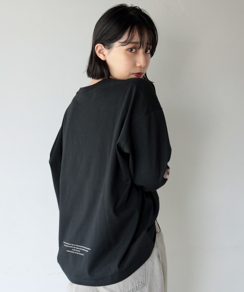 PAGEBOY（ページボーイ）の「ムービーグラフィックロンT /プリントロンT（Tシャツ/カットソー・レディース・オフホワイト/ブラック/チャコールグレー・FREE）」の6枚目の写真