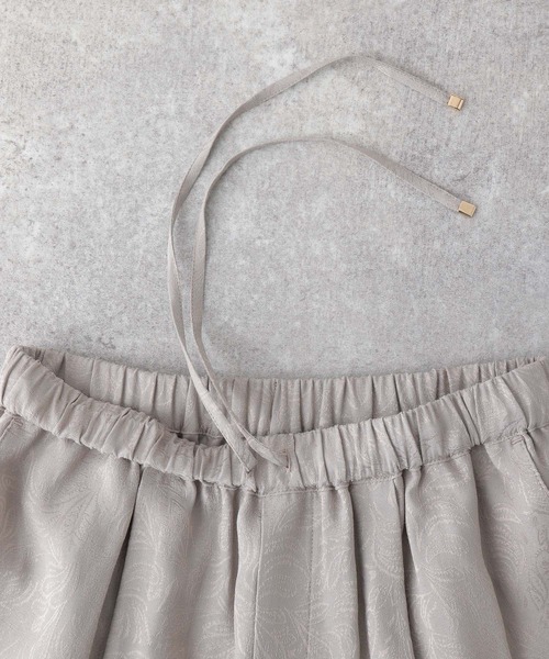 LEPSIM（レプシィム）の「微光沢柄サテンパンツ　916866（その他パンツ・レディース・ライトグレー/モカ・FREE）」の12枚目の写真