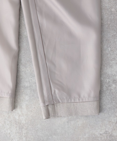 LEPSIM（レプシィム）の「微光沢柄サテンパンツ　916866（その他パンツ・レディース・ライトグレー/モカ・FREE）」の13枚目の写真