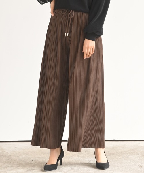 rps（アールピーエス）の「ダブルプリーツスウェードワイドパンツ（その他パンツ・レディース・ダークブラウン/アイボリー/グレイッシュブルー/モカ・M）」の2枚目の写真