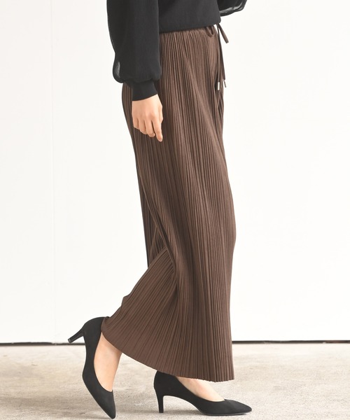 rps（アールピーエス）の「ダブルプリーツスウェードワイドパンツ（その他パンツ・レディース・ダークブラウン/アイボリー/グレイッシュブルー/モカ・M）」の9枚目の写真