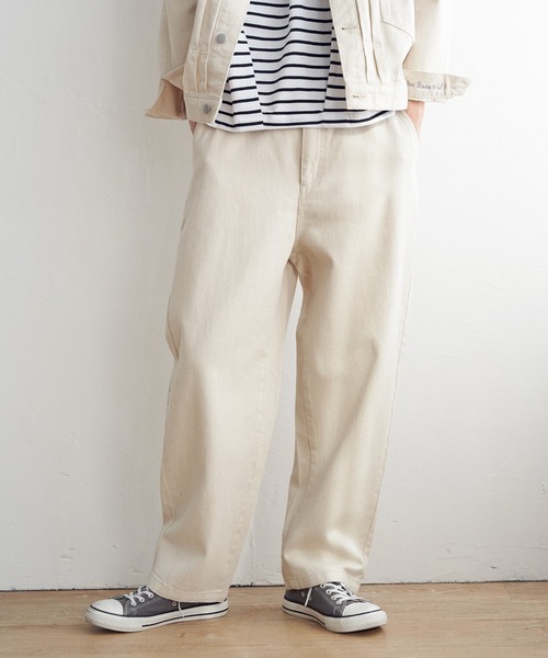 LBC（エルビーシー）の「【選べるセットアップ】LBC ゆるテーパードデニムパンツ（デニムパンツ・レディース・オフホワイト/ブルー/ネイビー/ピンク/ブラウン/ブラック/スカイブルー/マスタード/ライトグレー/カーキ・M/L）」の2枚目の写真