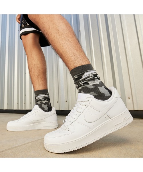 NIKE(ナイキ)の「NIKE/ナイキ AIR FORCE1 07/エアフォース1 07(AF1)(スニーカー・メンズ・ホワイト・28cm/26.5cm/26cm/27cm/27.5cm/25.5cm/29cm/25cm/24cm/24.5cm/31cm/30cm/28.5cm)」の1枚目の写真