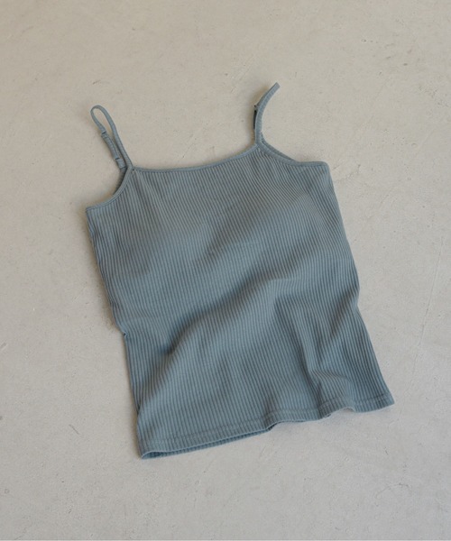 feepur(フェピュール)の「パッド付きバックオープンリブキャミソール(キャミソール・レディース・ブラック/ベージュ/サックスブルー/オフホワイト・MEDIUM)」の4枚目の写真