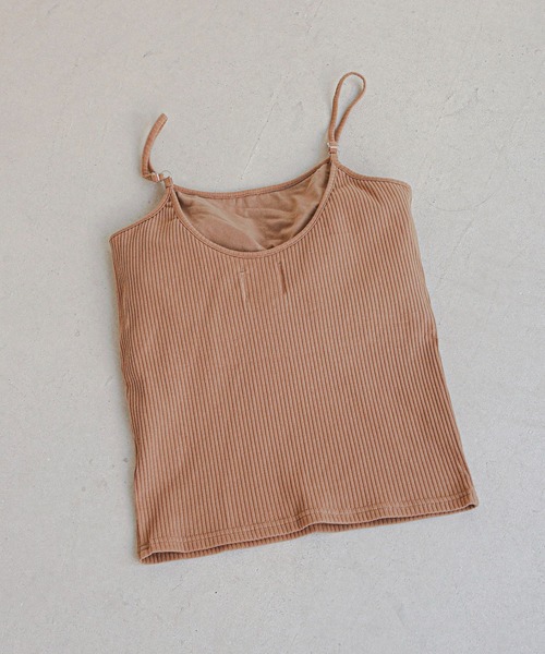 feepur(フェピュール)の「パッド付きバックオープンリブキャミソール(キャミソール・レディース・ブラック/ベージュ/サックスブルー/オフホワイト・MEDIUM)」の5枚目の写真