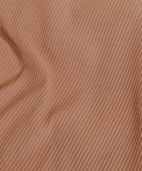 feepur(フェピュール)の「パッド付きバックオープンリブキャミソール(キャミソール・レディース・ブラック/ベージュ/サックスブルー/オフホワイト・MEDIUM)」の8枚目の写真