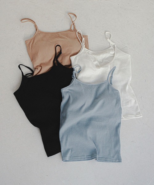 feepur(フェピュール)の「パッド付きバックオープンリブキャミソール(キャミソール・レディース・ブラック/ベージュ/サックスブルー/オフホワイト・MEDIUM)」の15枚目の写真