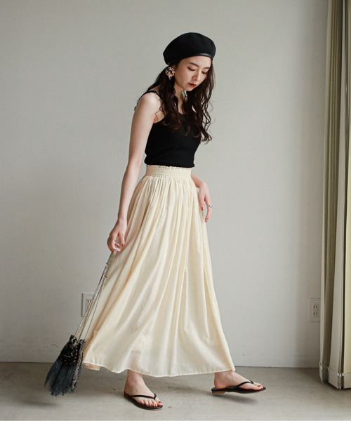 feepur(フェピュール)の「パッド付きバックオープンリブキャミソール(キャミソール・レディース・ブラック/ベージュ/サックスブルー/オフホワイト・MEDIUM)」の22枚目の写真