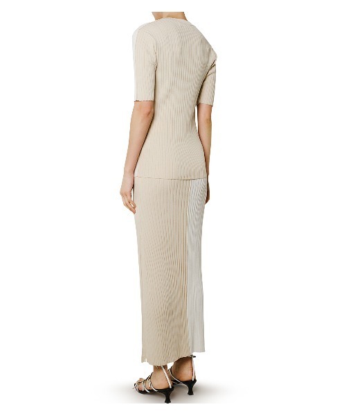 LE CIEL BLEU(ルシェルブルー)の「Dry Rib Bicolor Knit(ニット/セーター・レディース・オフホワイト/グリーン/ライトイエロー・36)」の18枚目の写真