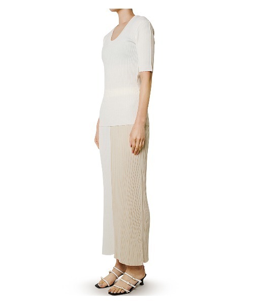 LE CIEL BLEU(ルシェルブルー)の「Dry Rib Bicolor Knit(ニット/セーター・レディース・オフホワイト/グリーン/ライトイエロー・36)」の20枚目の写真