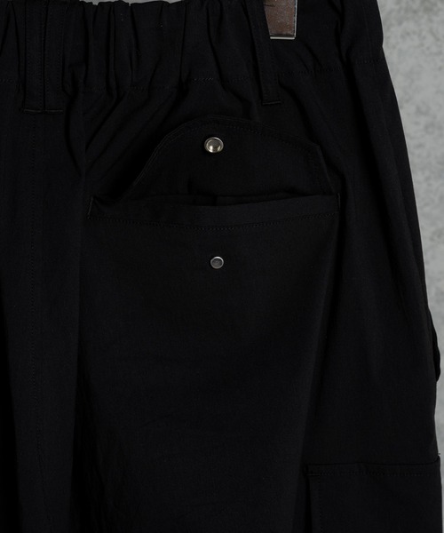 KUUUPY（クーピー）の「Gather Balloon Cargo Pants - ギャザーバルーンカーゴパンツ（カーゴパンツ・メンズ・ブラック/チャコールグレー・SMALL/MEDIUM/LARGE）」の17枚目の写真