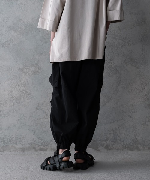 KUUUPY（クーピー）の「Gather Balloon Cargo Pants - ギャザーバルーンカーゴパンツ（カーゴパンツ・メンズ・ブラック/チャコールグレー・SMALL/MEDIUM/LARGE）」の20枚目の写真