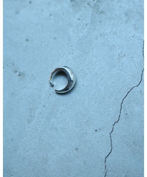 OX JEWELRY（オックスジュエリー）の「Silver Ear Cuff S（イヤーカフ・メンズ・シルバー・FREE）」の2枚目の写真