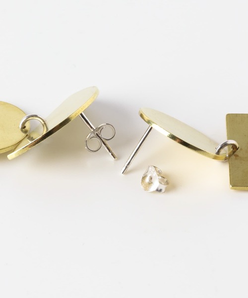 URBAN RESEARCH ROSSO WOMEN（アーバンリサーチ　ロッソ）の「MERAKI　GEO TRIO EARRINGS（ピアス（両耳用）・レディース・ゴールド・-）」の4枚目の写真