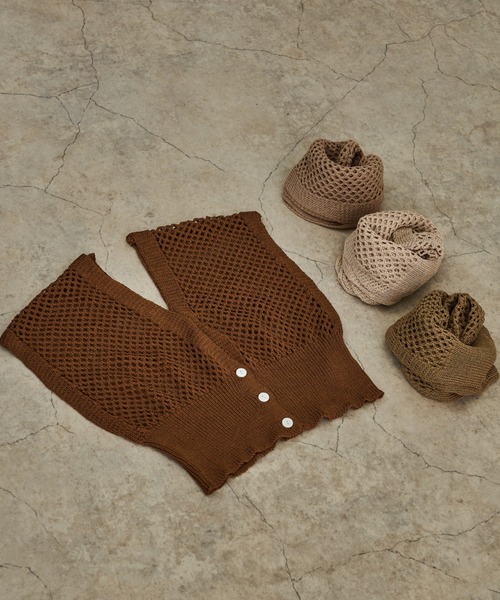 Ambre Neige(アンブルネージュ)の「メッシュニットベスト/【WEB/EC限定商品】(ベスト・レディース・ダークブラウン/ベージュ/アイボリー/ピンクベージュ・FREE)」の13枚目の写真