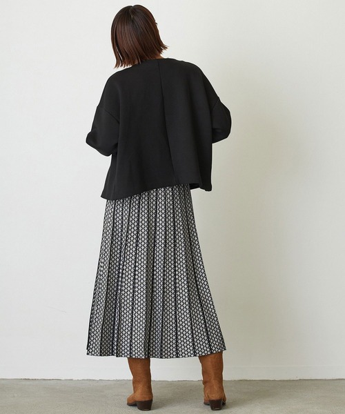 NICOLE white（ニコルホワイト）の「ノーカラー ボタンレス カーディガン（カーディガン/ボレロ・レディース・オフホワイト/ブラック/ブラウン・FREE）」の4枚目の写真