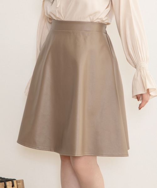 Mysa&Liina（ミーサリーナ）の「ミドル丈合皮サーキュラースカート（スカート・レディース・ブラック/ライム/アイボリー/モカ・M）」の5枚目の写真