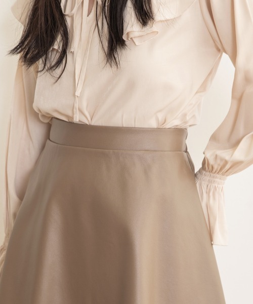 Mysa&Liina（ミーサリーナ）の「ミドル丈合皮サーキュラースカート（スカート・レディース・ブラック/ライム/アイボリー/モカ・M）」の6枚目の写真