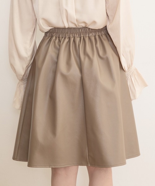 Mysa&Liina（ミーサリーナ）の「ミドル丈合皮サーキュラースカート（スカート・レディース・ブラック/ライム/アイボリー/モカ・M）」の10枚目の写真