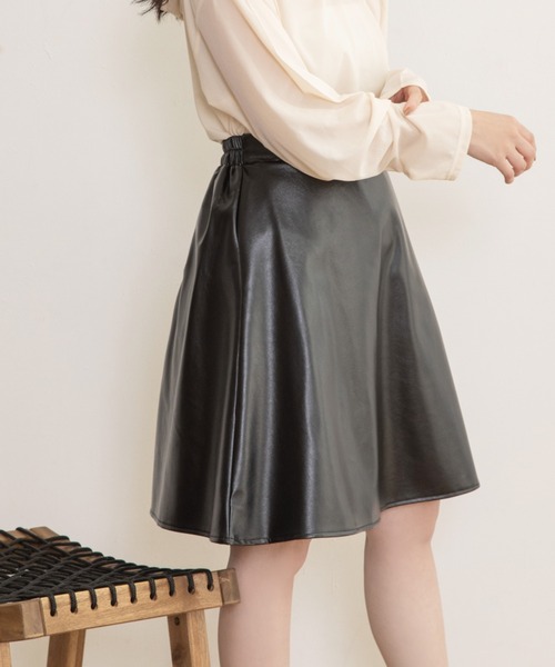 Mysa&Liina（ミーサリーナ）の「ミドル丈合皮サーキュラースカート（スカート・レディース・ブラック/ライム/アイボリー/モカ・M）」の15枚目の写真