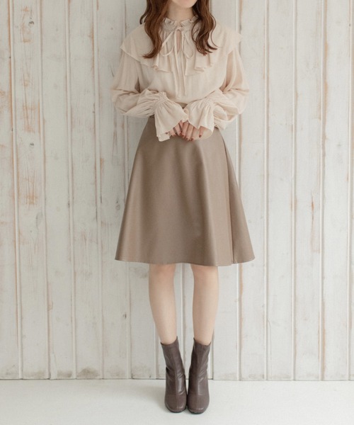 Mysa&Liina（ミーサリーナ）の「ミドル丈合皮サーキュラースカート（スカート・レディース・ブラック/ライム/アイボリー/モカ・M）」の14枚目の写真