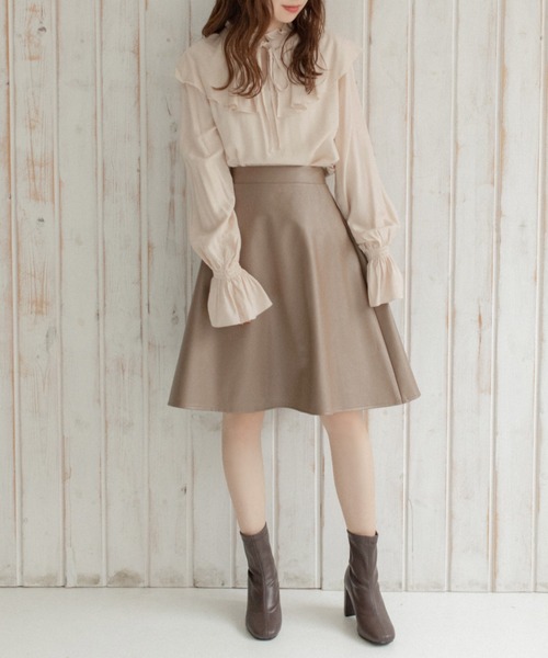 Mysa&Liina（ミーサリーナ）の「ミドル丈合皮サーキュラースカート（スカート・レディース・ブラック/ライム/アイボリー/モカ・M）」の13枚目の写真