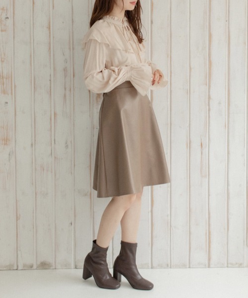 Mysa&Liina（ミーサリーナ）の「ミドル丈合皮サーキュラースカート（スカート・レディース・ブラック/ライム/アイボリー/モカ・M）」の12枚目の写真