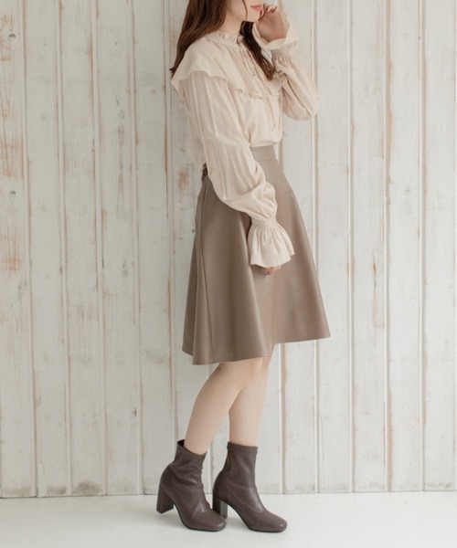 Mysa&Liina（ミーサリーナ）の「ミドル丈合皮サーキュラースカート（スカート・レディース・ブラック/ライム/アイボリー/モカ・M）」の11枚目の写真