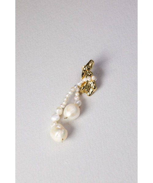 mou(モウ)の「【Na.moda】Gold bumpy long pearl pierce(ピアス(両耳用)・レディース・ゴールド・FREE)」の10枚目の写真