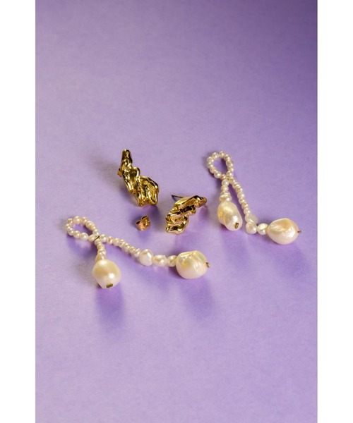 mou(モウ)の「【Na.moda】Gold bumpy long pearl pierce(ピアス(両耳用)・レディース・ゴールド・FREE)」の4枚目の写真