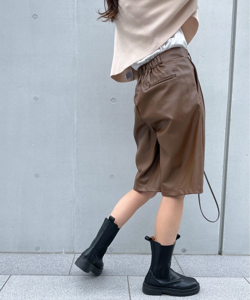 StyleSea（スタイルシー）の「フェイクレザーハーフパンツ（スラックス・レディース・ブラック/ブラウン・FREE）」の4枚目の写真