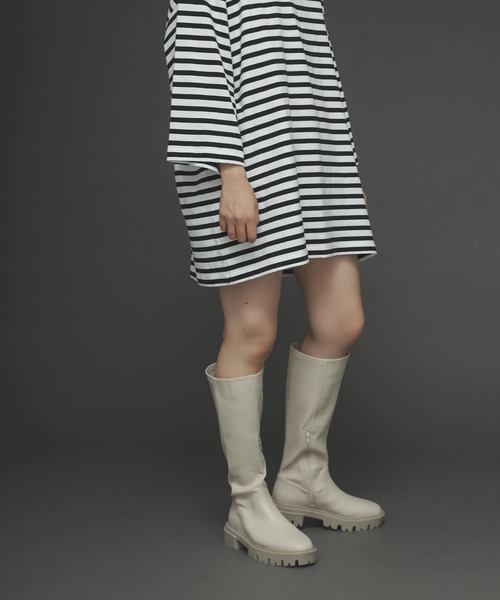 SENSE OF PLACE by URBAN RESEARCH（センスオブプレイスバイアーバンリサーチ）の「トラックソールバックストレッチロングブーツ（ブーツ・レディース・ブラック/アイボリー・MEDIUM/LARGE/SMALL）」の4枚目の写真