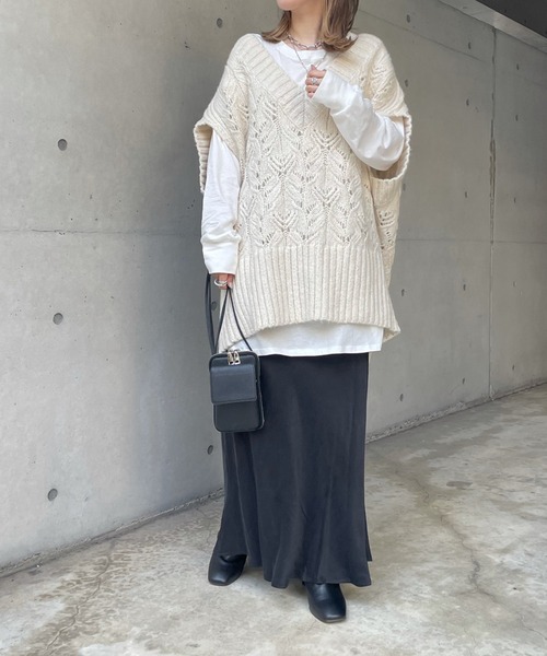 DouDou(ドゥドゥ)の「モヘヤケーブル編みニットベスト(ニット/セーター・レディース・ベージュ/グレイッシュベージュ・FREE)」の5枚目の写真