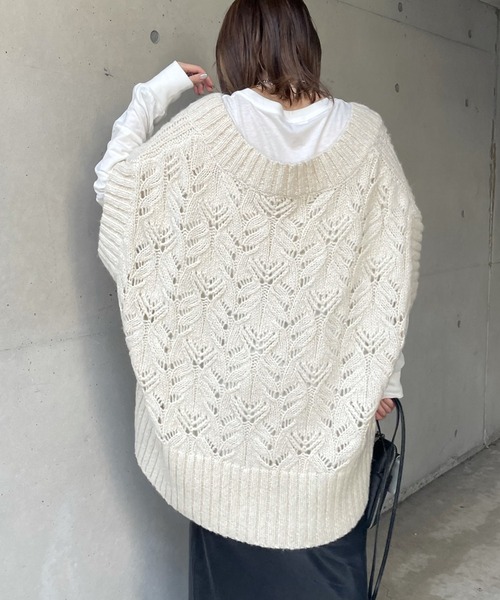 DouDou(ドゥドゥ)の「モヘヤケーブル編みニットベスト(ニット/セーター・レディース・ベージュ/グレイッシュベージュ・FREE)」の4枚目の写真