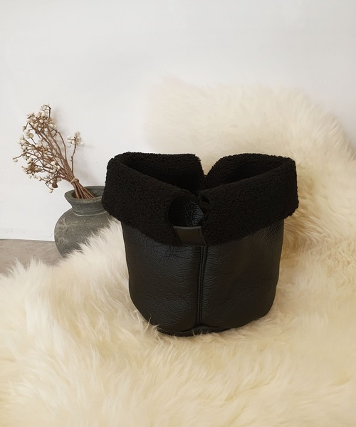 CEMONEMO（セモネモ）の「ミニマル ムートン トートバッグ（トートバッグ・レディース・ブラック・FREE）」の7枚目の写真