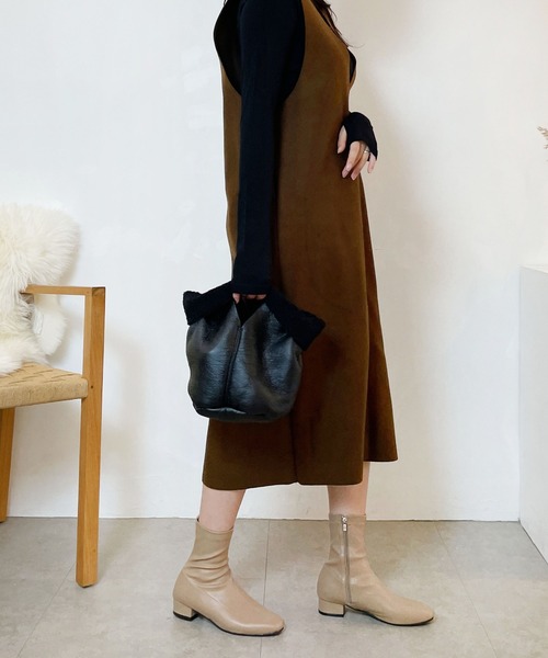 CEMONEMO（セモネモ）の「ミニマル ムートン トートバッグ（トートバッグ・レディース・ブラック・FREE）」の4枚目の写真