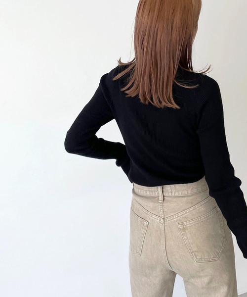 CANAL JEAN（キャナルジーン）の「RED CHOP WORKS(レッドチョップワークス) リブハイネックニット（ニット/セーター・レディース・ブラック/グリーン/パープル/ピンク/ホワイト/ブルー・38）」の16枚目の写真