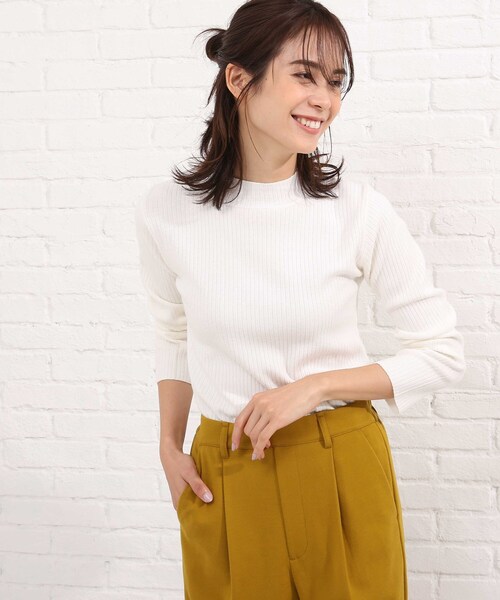 SHOO・LA・RUE（シューラルー）の「◆【M-3L】ちくちくしにくいリブ見えモックネック（ニット/セーター・レディース・アイボリー系2/アイボリー/グリーン/ブラック/サンドベージュ/ダークブラウン系2・02/03/04/05）」の2枚目の写真