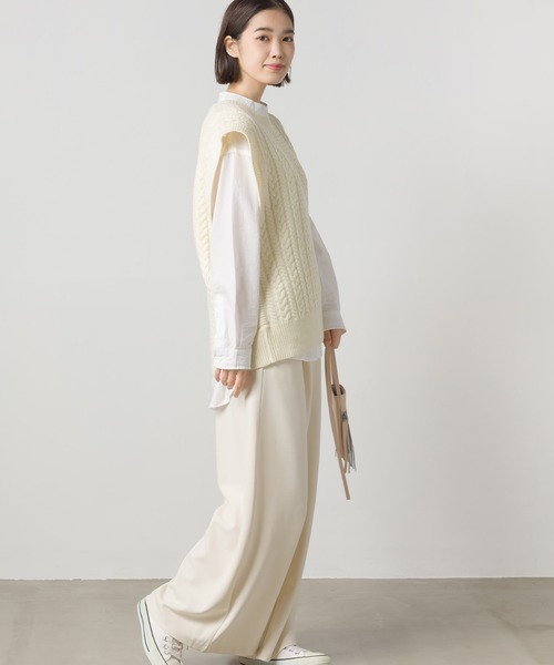 OMNES(オムネス)の「アクリルウール ケーブルニットベスト(ベスト・レディース・ブラック/モカ/アイボリー・FREE)」の4枚目の写真