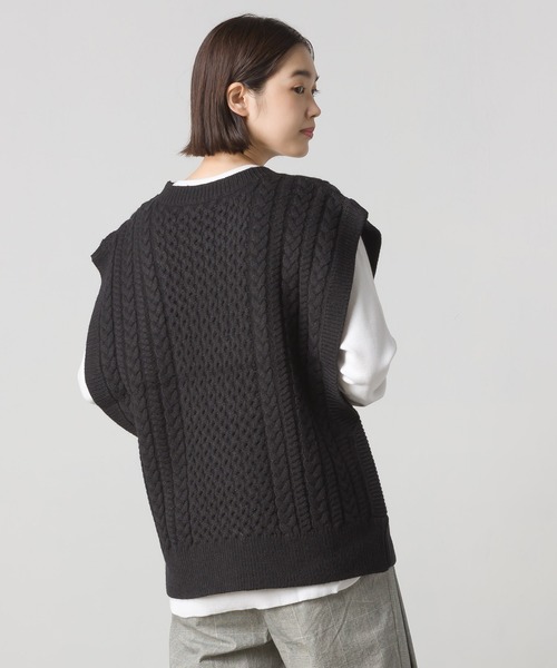 OMNES(オムネス)の「アクリルウール ケーブルニットベスト(ベスト・レディース・ブラック/モカ/アイボリー・FREE)」の9枚目の写真